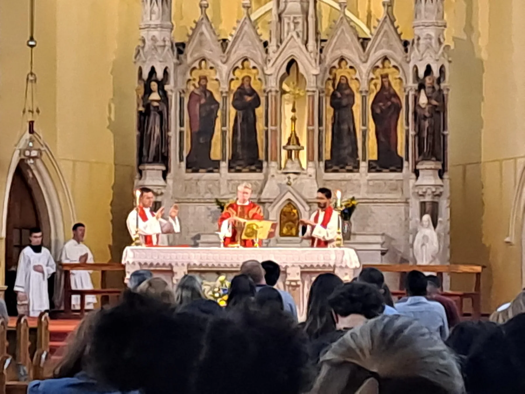 Mass celebrated at the high altar of the Franciscan church