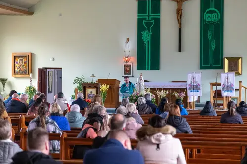 Marian Procession — Legionaries in prayer